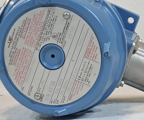 United Electric (UE) H122-376, 0 to 500 PSI Set Point Range, 1/4 NPT 316L SS,120 Series Pressure and Temperature Switch