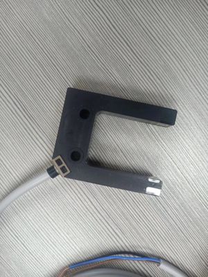 YAMATAKE HPV-S11 Vane Type Photoelectric Switches With Self-cintained Amplifier In Stock