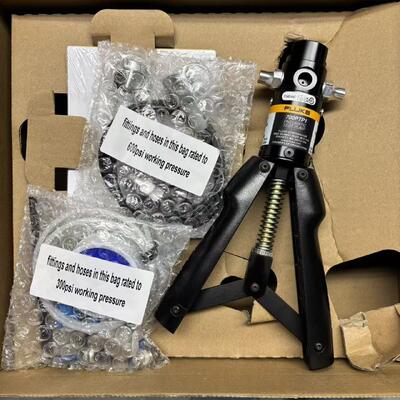 Bomba de Teste Pneumática Fluke 700PTP-1 com Peso de 1,43 lb e Capacidade de 650 g para Manômetro de Pressão Diferencial