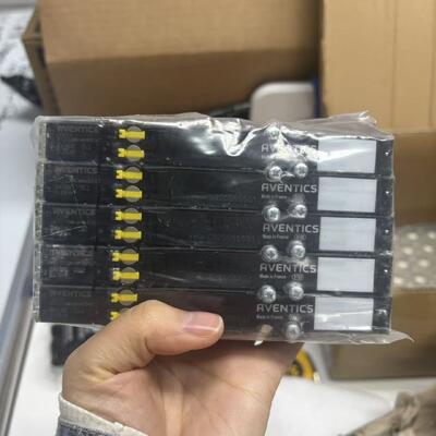 AVENTICS STOCK válvula pneumática 5/2-direccional válvula com solenoide duplo 850 l/min e 24 V DC