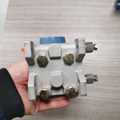 Transmissor de Pressão Coplanar Rosemount™ 3051™ 3051CD2A02A1JM6K5S5Q4 + + 0305RC32